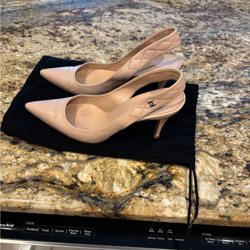CHANEL Women's Blush Slingback Heels - Picture 2 of 9